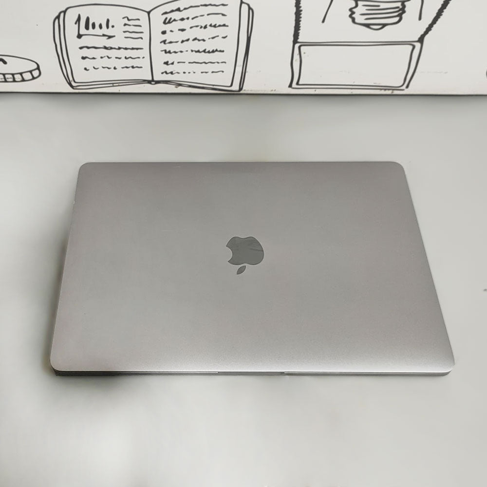 لاب توب ابل MacBook Pro 2017 (انتل كور i5 - رام 8 جيجابايت DDR3 - هارد 250 جيجابايت SSD - انتل Iris Plus 650 جرافيكس - شاشة 13.3 بوصة 2K - كاميرا) استعمال خارج