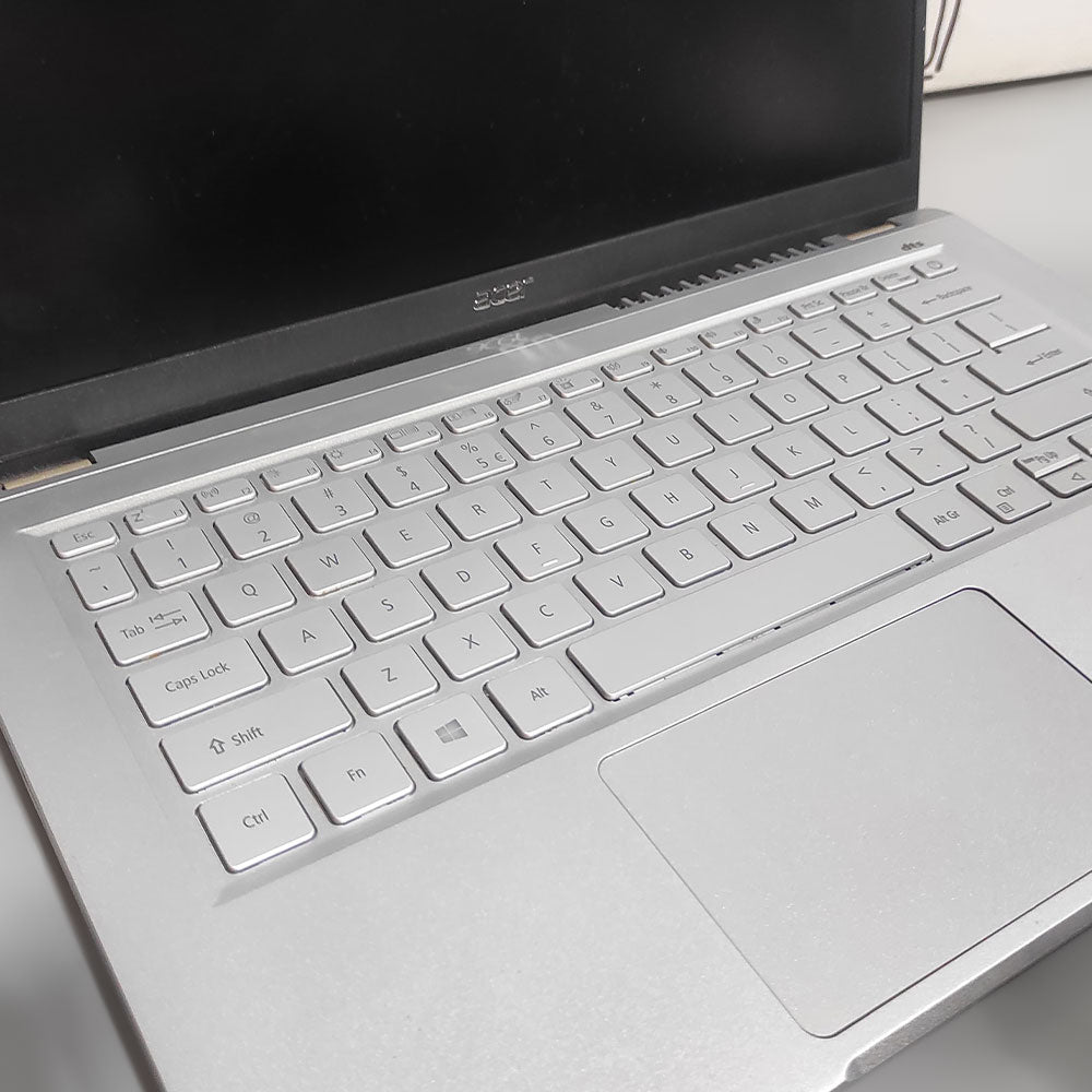 لاب توب ايسر Swift SF314-511 (انتل كور i7-1165G7 - رام 8 جيجابايت DDR4 - هارد 512 جيجابايت SSD - انتل Iris Xe جرافيكس  - شاشة 14.0 بوصة FHD - كاميرا) استعمال خارج