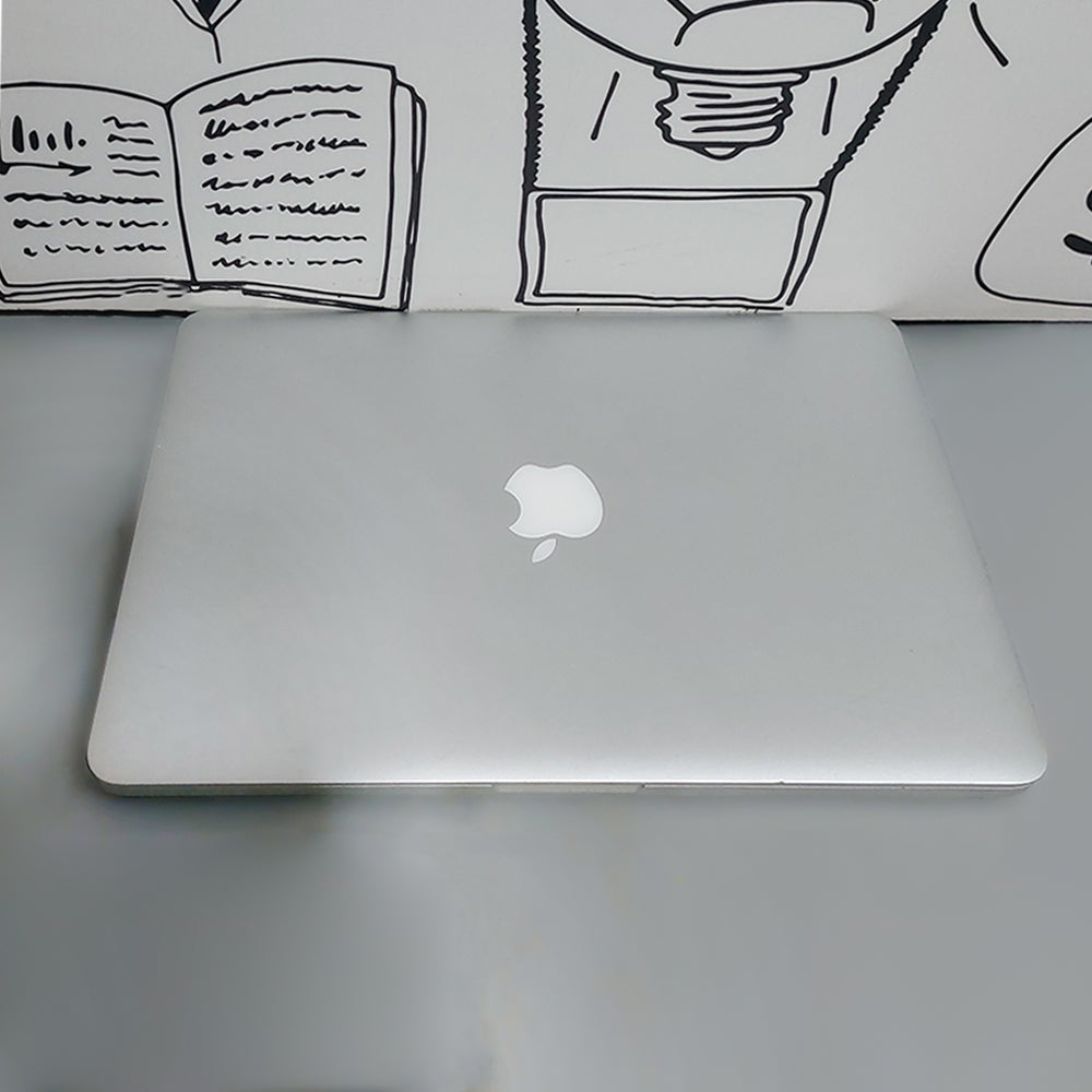 لاب توب ابل MacBook Pro 11.1 2014 (انتل كور i5 - رام 8 جيجابايت DDR3 - هارد 250 جيجابايت SSD - انتل Iris جرافيكس - شاشة 13.3 بوصة 2K - كاميرا) استعمال خارج
