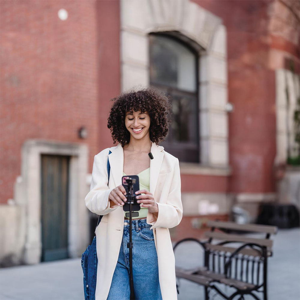 نظام ميكروفون جرين ليون لاسلكي ثنائي القناة بمنفذ لايتنينج 2.4 جيجاهرتز Duo Cast GNDCTWMICLCBK