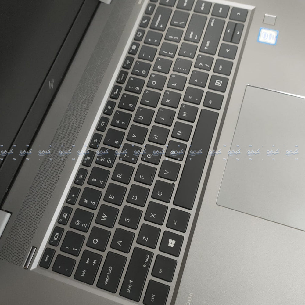 لاب توب اتش بي موبايل ورك ستيشن ZBook Studio G5 (انتل زيون E-2176M - رام 16 جيجابايت DDR4 - هارد 512 جيجابايت M.2 - نفيديا كوادرو P1000 4GB - شاشه 15.6 بوصة 4K - كاميرا) استعمال الخارج