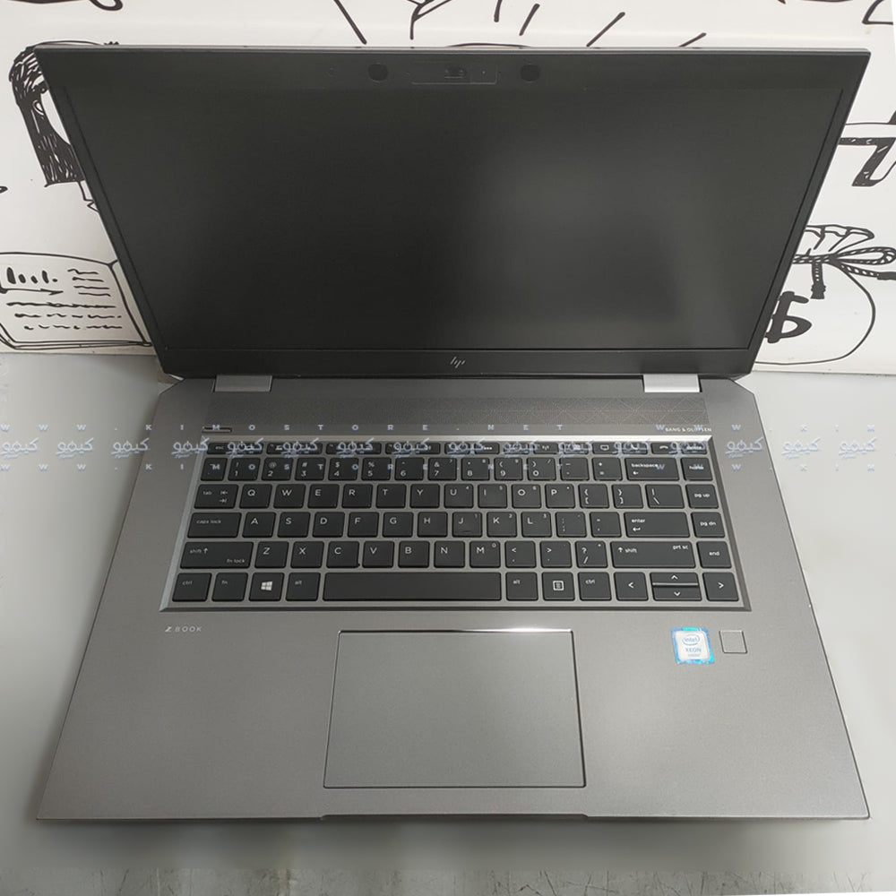لاب توب اتش بي موبايل ورك ستيشن ZBook Studio G5 (انتل زيون E-2176M - رام 16 جيجابايت DDR4 - هارد 512 جيجابايت M.2 - نفيديا كوادرو P1000 4GB - شاشه 15.6 بوصة 4K - كاميرا) استعمال الخارج