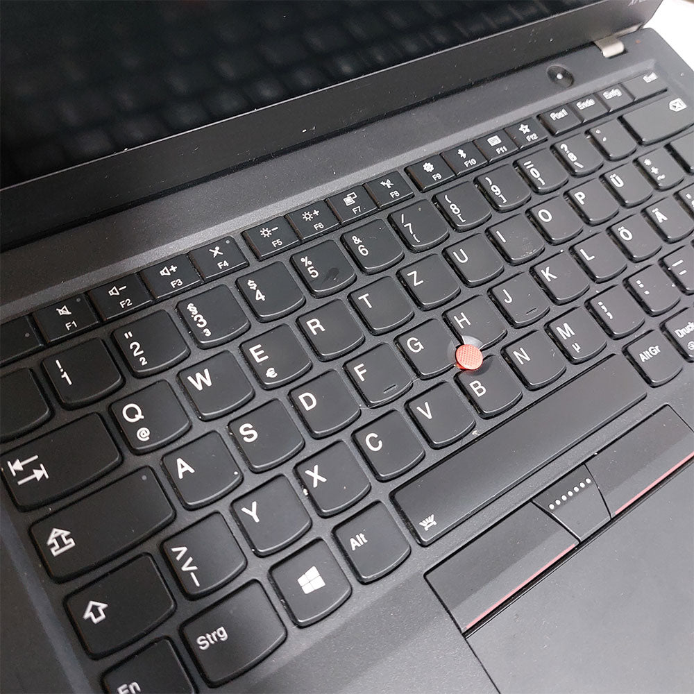 لاب توب لينوفو ThinkPad X1 Carbon Gen 5 (انتل كور i5-7300U - رام 8 جيجابايت DDR4 - هارد 256 جيجابايت M.2 - انتل UHD جرافيكس - شاشة 14.0 بوصة FHD - كاميرا) استعمال خارج