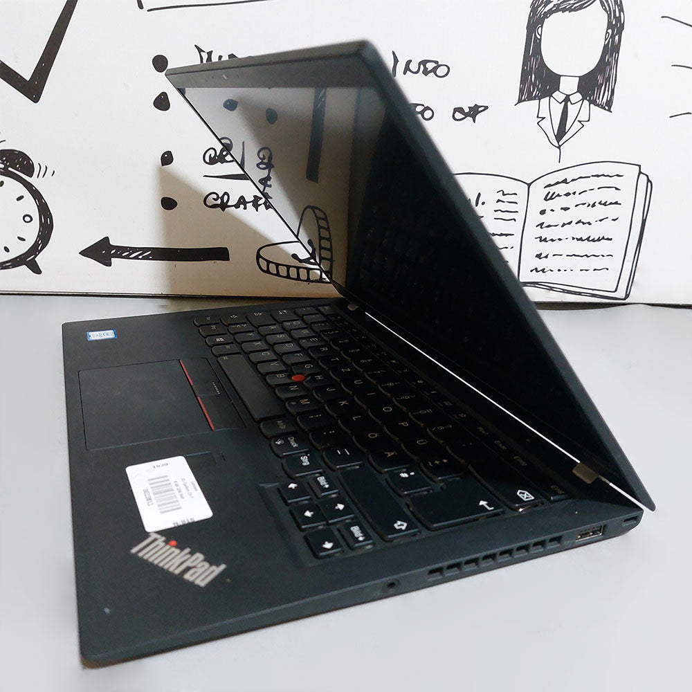 لاب توب لينوفو ThinkPad X1 Carbon Gen 5 (انتل كور i5-7300U - رام 8 جيجابايت DDR4 - هارد 256 جيجابايت M.2 - انتل UHD جرافيكس - شاشة 14.0 بوصة FHD - كاميرا) استعمال خارج