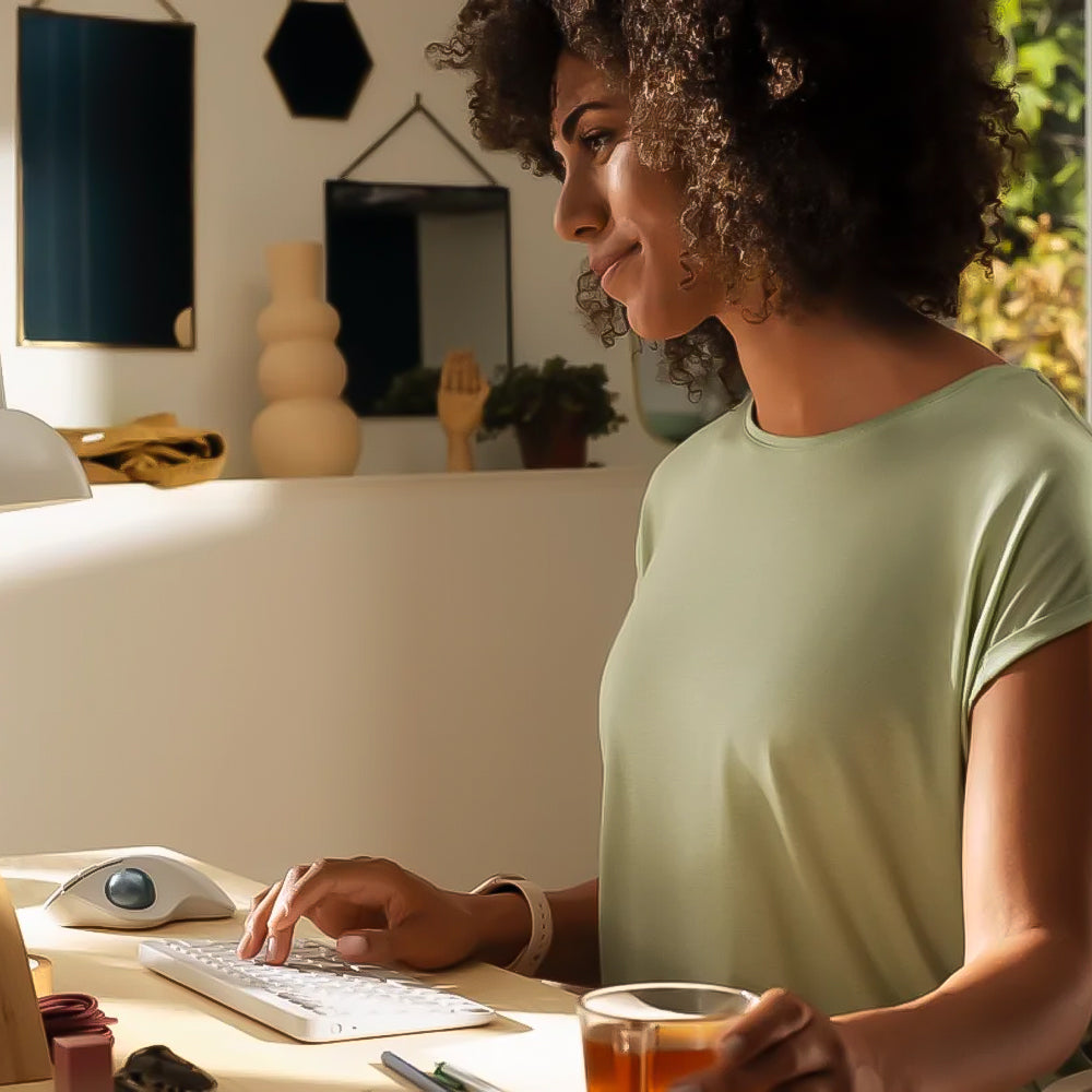 Logitech ERGO M575 Bluetooth Wireless Mouse 2000Dpi - Off White