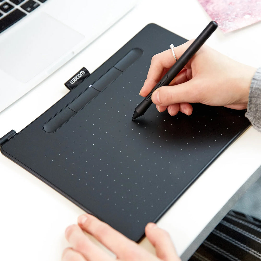 جرافيك تابلت واكوم متوسط بلوتوث Intuos CTL-6100WLK-N - أسود