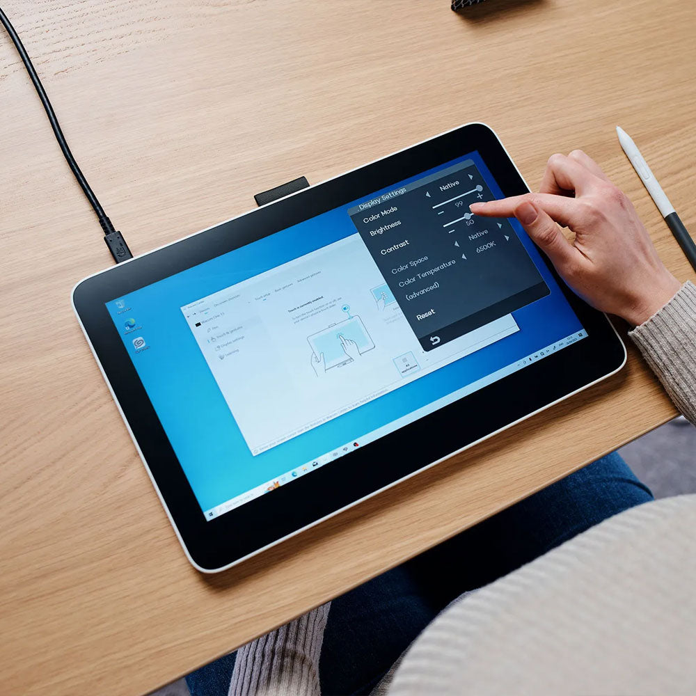 جرافيك تابلت واكوم إنتوس 11.6 بوصة One 12 DTC121W0B