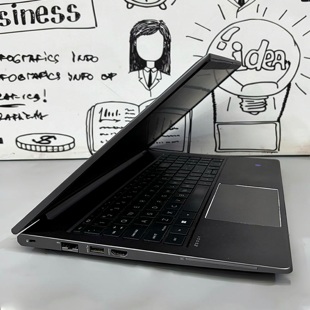لاب توب اتش بى ZBook Power 15 G9 موبايل ورك ستيشن (انتل كور i7-12800H - رام 16 جيجابايت DDR4 - هارد 512 جيجابايت M.2 - نفيديا كوادرو 4 جيجابايت RTX A1000 - شاشة 15.6 بوصة FHD - كاميرا) استعمال خارج