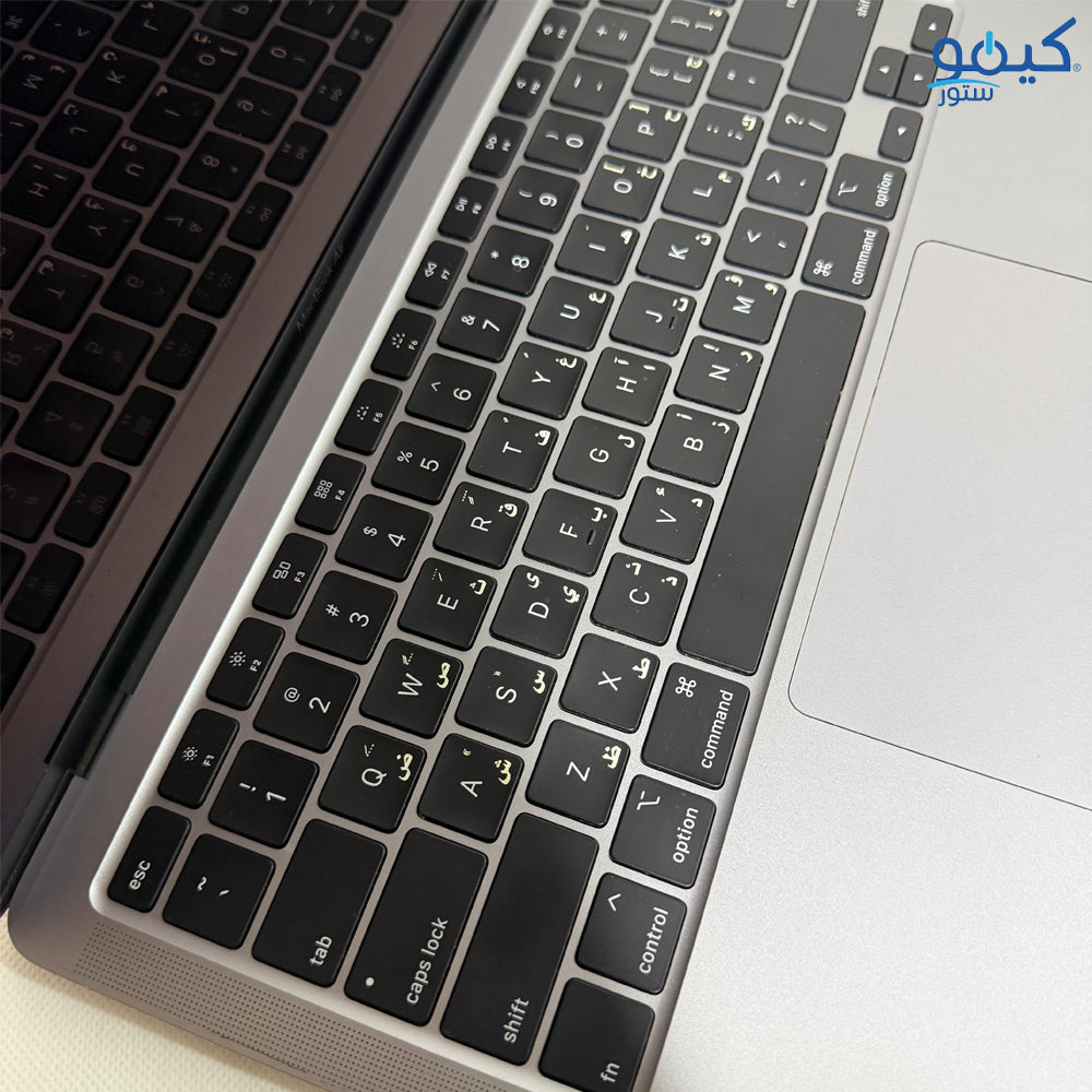 لاب توب ابل MacBook Air 2020 (انتل كور i5 - رام 8 جيجابايت DDR4 - هارد 500 جيجابايت M.2 - انتل Iris Plus جرافيكس - شاشة 13.3 بوصة WQXGA - كاميرا) استعمال