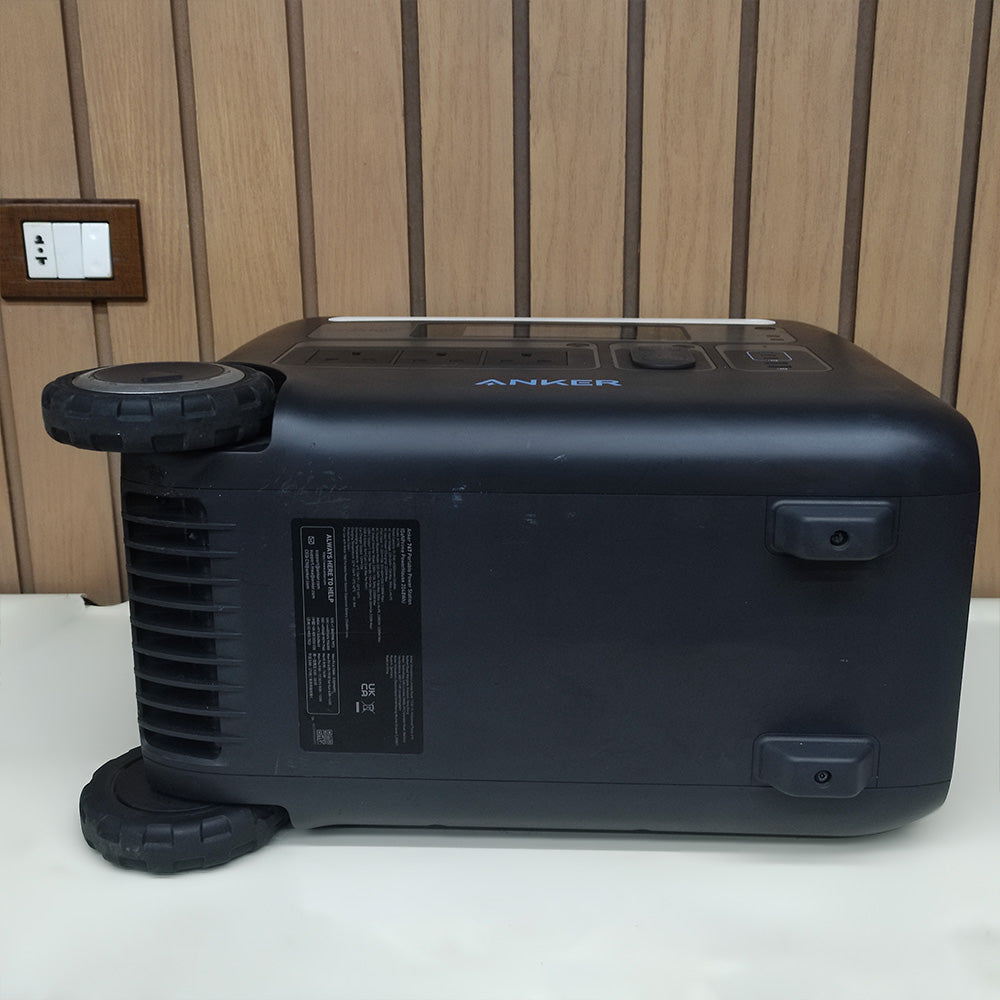 محطة طاقة متنقلة أنكر 2300 وات 2048 وات/ساعة SOLIX F2000 PowerHouse 767 (إستعمال)