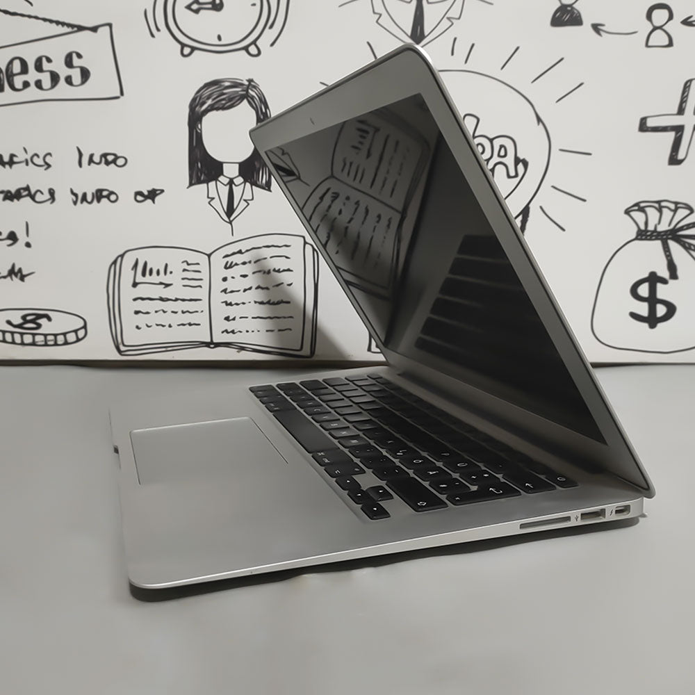 لاب توب ابل MacBook Air 7.2 2017 (انتل كور i5 - رام 8 جيجابايت DDR3 - هارد 250 جيجابايت SSD - انتل جرافيكس HD - شاشة 13.3 بوصة HD - كاميرا) استعمال خارج