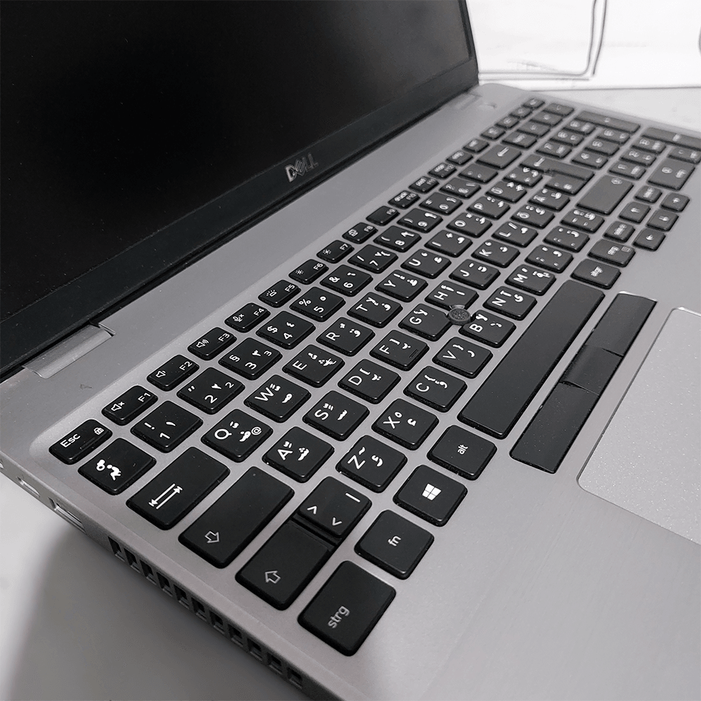 لاب توب ديل Latitude 5510 (انتل كور i7-10610U - رام 8 جيجابايت M.2 256GB - DDR4 - انتل UHD جرافيكس - شاشة 15.6 بوصة FHD تاتش سكرين - كاميرا) استعمال خارج
