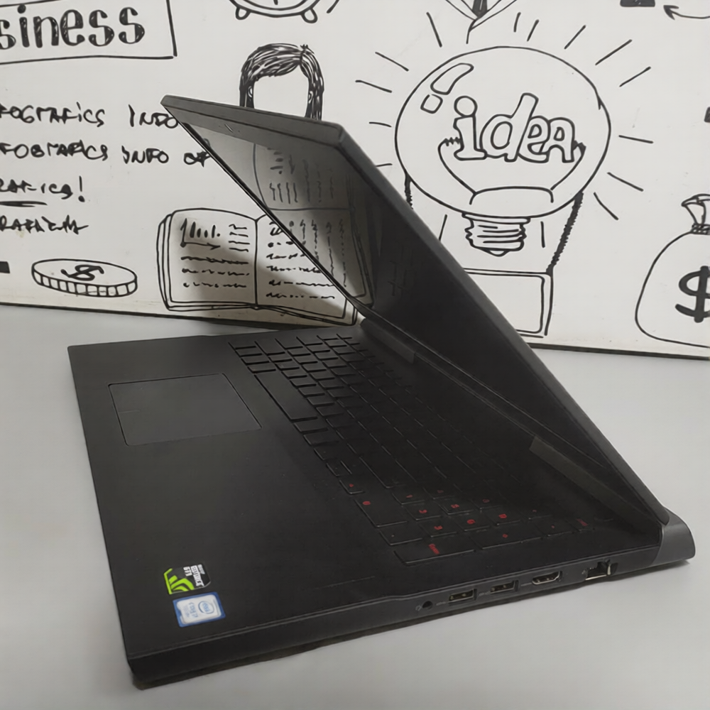 لاب توب ديل جيمينج Inspiron 15 7000 (انتل كور i7-7700HQ - رام 16 جيجابايت DDR4 - هارد 500 جيجابايت SSD - نفيديا جيفورس GTX 1050 TI 4GB - شاشه 15.6 بوصة 4K - كاميرا) استعمال الخارج