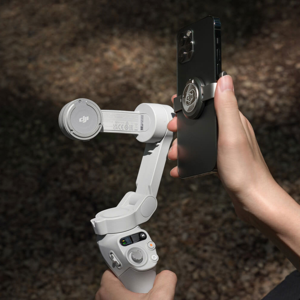 حامل دي جي آي Osmo Mobile SE - ابيض