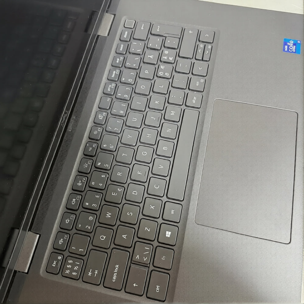 لاب توب ديل لاتيتود 7520 (انتل كور i5-1145G7 - رام 16 جيجابايت DDR4 - هارد  256 جيجابايت M.2 - انتل Iris Xe جرافيكس - شاشة 15.6 بوصة FHD - كاميرا) استعمال خارج