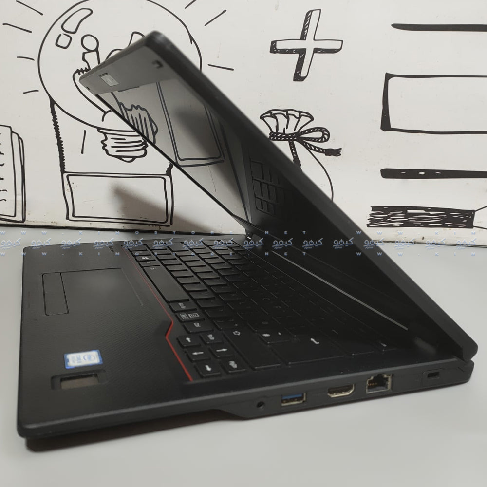 لاب توب فوجيتسو Lifebook E549 (انتل كور i5-8265U - رام 8 جيجابايت SSD 256GB - DDR4 - انتل UHD جرافيكس - شاشة 14.0 بوصة HD - كاميرا) استعمال خارج