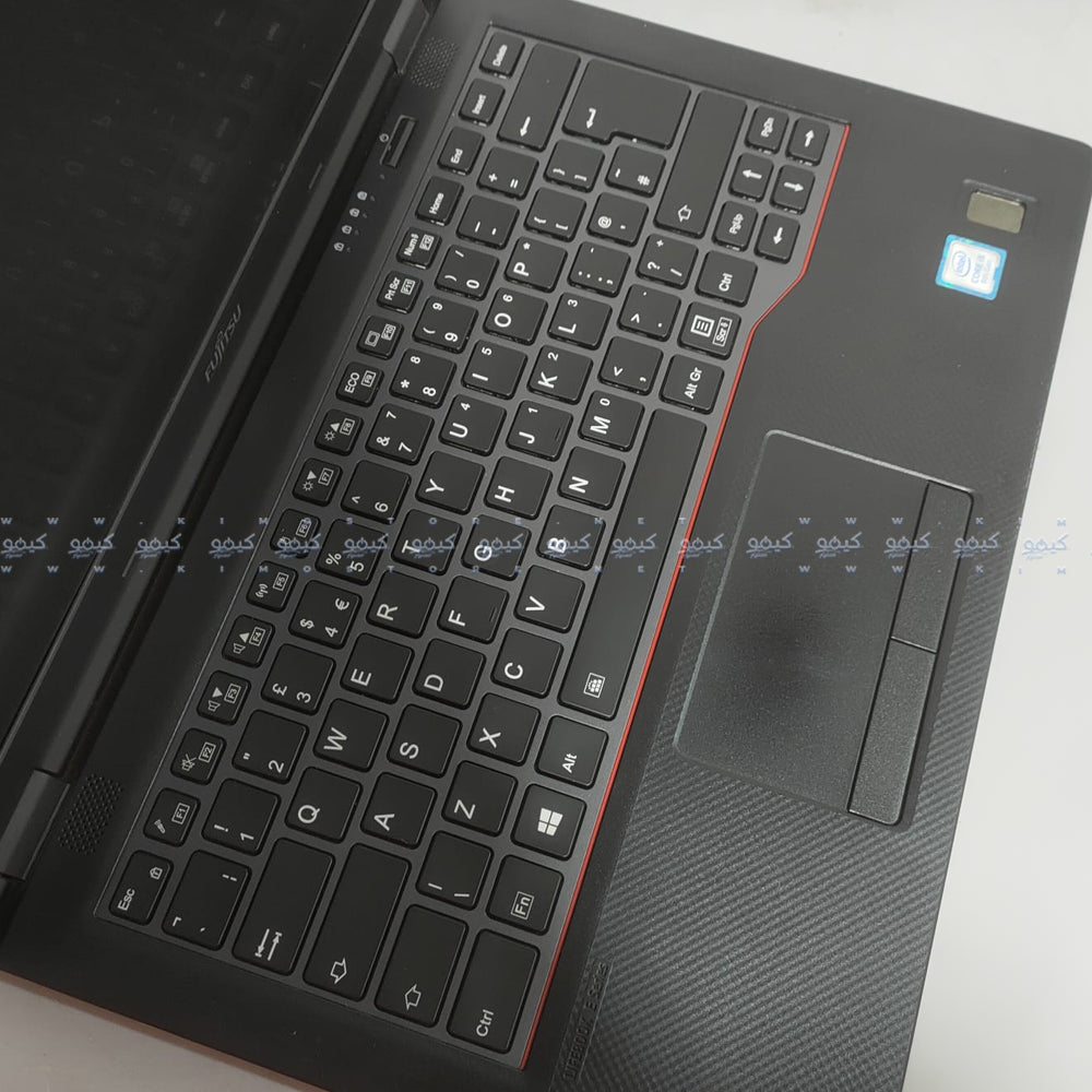 لاب توب فوجيتسو Lifebook E549 (انتل كور i5-8265U - رام 8 جيجابايت SSD 256GB - DDR4 - انتل UHD جرافيكس - شاشة 14.0 بوصة HD - كاميرا) استعمال خارج