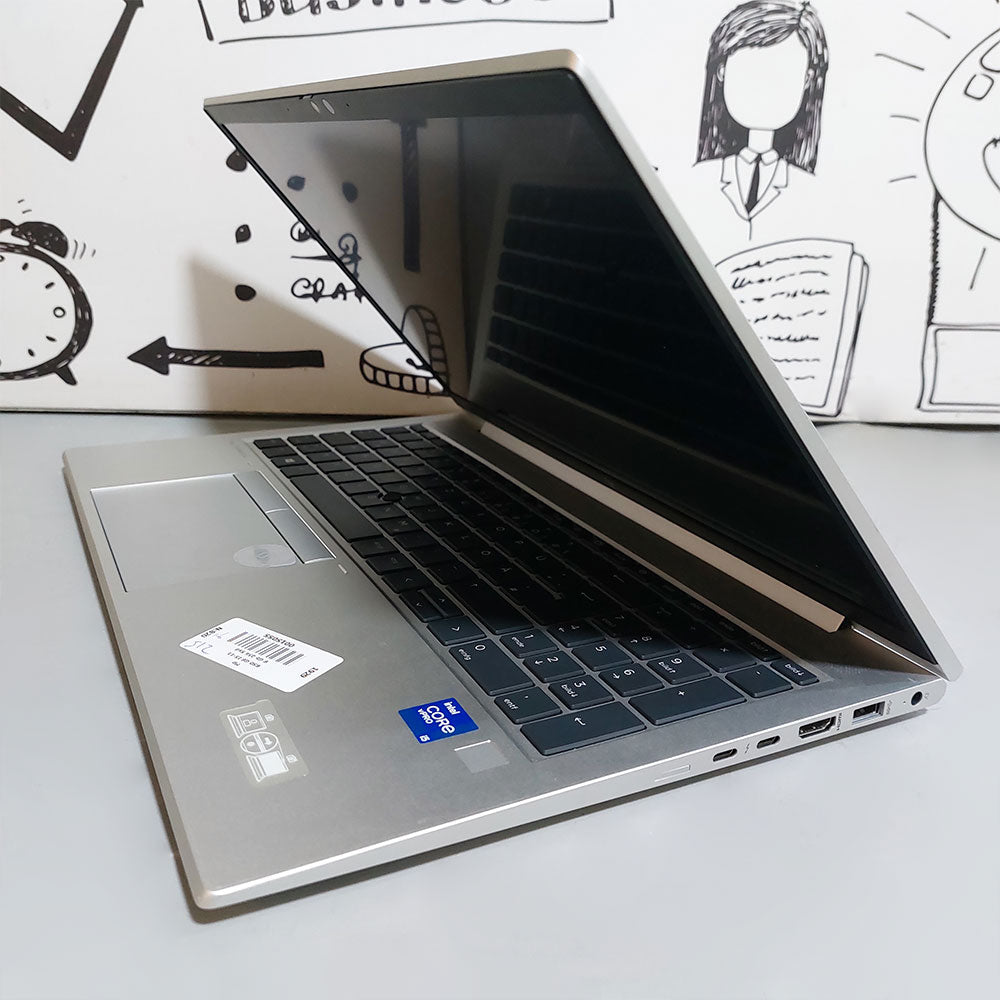 لاب توب اتش بى EliteBook 850 G7 (انتل كور i7-10610U - رام 8 جيجابايت DDR4 - هارد 256 جيجابايت M.2 - انتل UHD جرافيكس- شاشة 15.6 بوصة FHD IPS - كاميرا) استعمال خارج