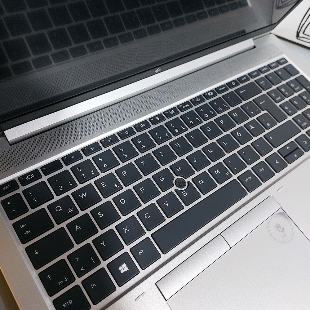 لاب توب اتش بى EliteBook 850 G7 (انتل كور i7-10610U - رام 8 جيجابايت DDR4 - هارد 256 جيجابايت M.2 - انتل UHD جرافيكس- شاشة 15.6 بوصة FHD IPS - كاميرا) استعمال خارج