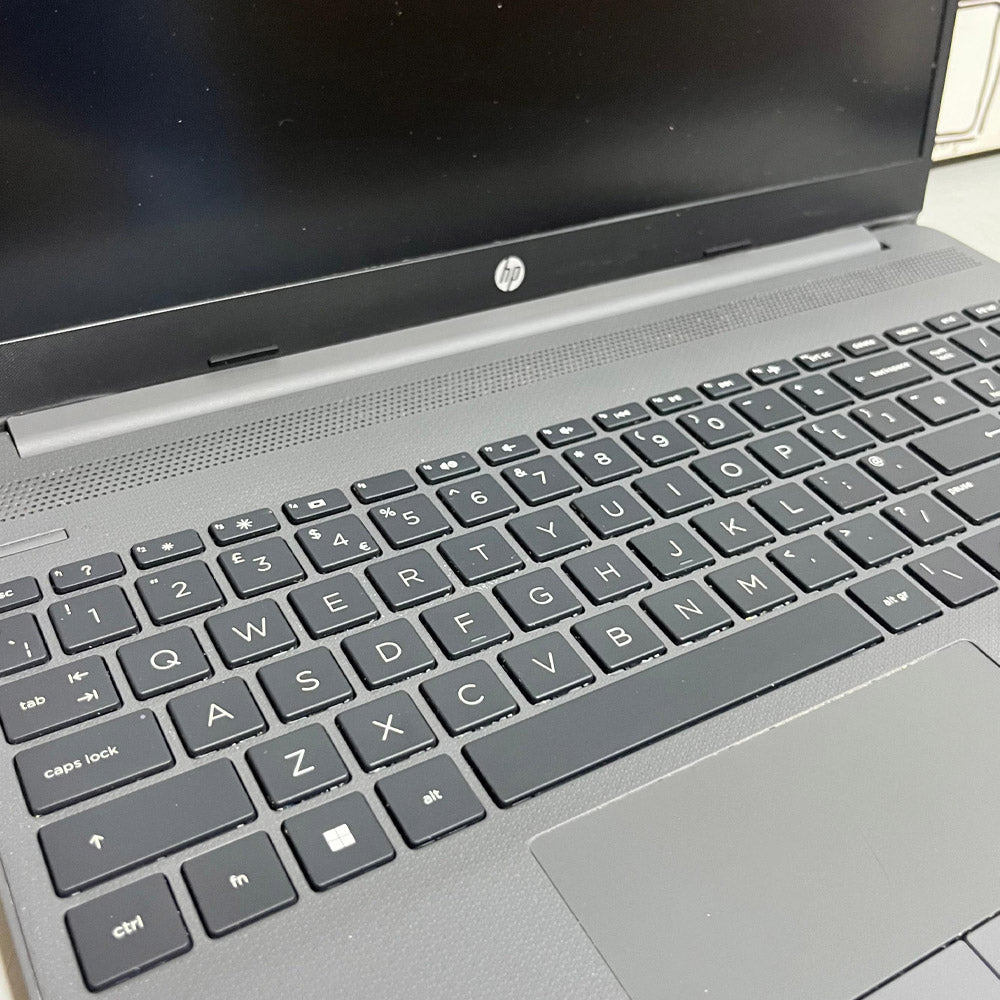 HP 255 G8 Laptop (AMD Ryzen 5 5500U - 8GB DDR4 - M.2 NVMe 256GB - AMD Radeon Graphics - 15.6 Inch FHD - Cam) Original Used