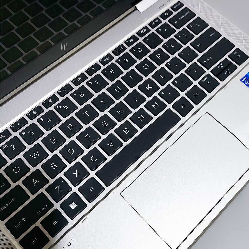 لاب توب 2 في 1 اتش بى EliteBook 830 G9 X360 (انتل كور i5-1245U - رام 16 جيجابايت DDR4 - هارد 512 جيجابايت M.2 - انتل Iris Xe جرافيكس - شاشة 13.3 بوصة FHD تاتش سكرين 360° - كاميرا) استعمال خارج