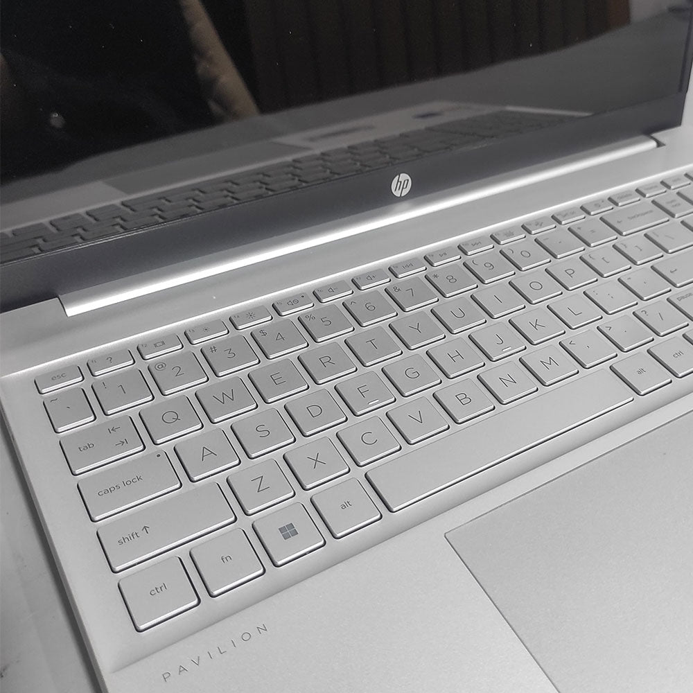 HP Pavilion 15-EG2153CL Laptop (Intel Core i5-1235U - 16GB DDR4 - SSD 512GB - Intel Iris Xe Graphics - 15.6 Inch HD Touchscreen - Cam) Original Used