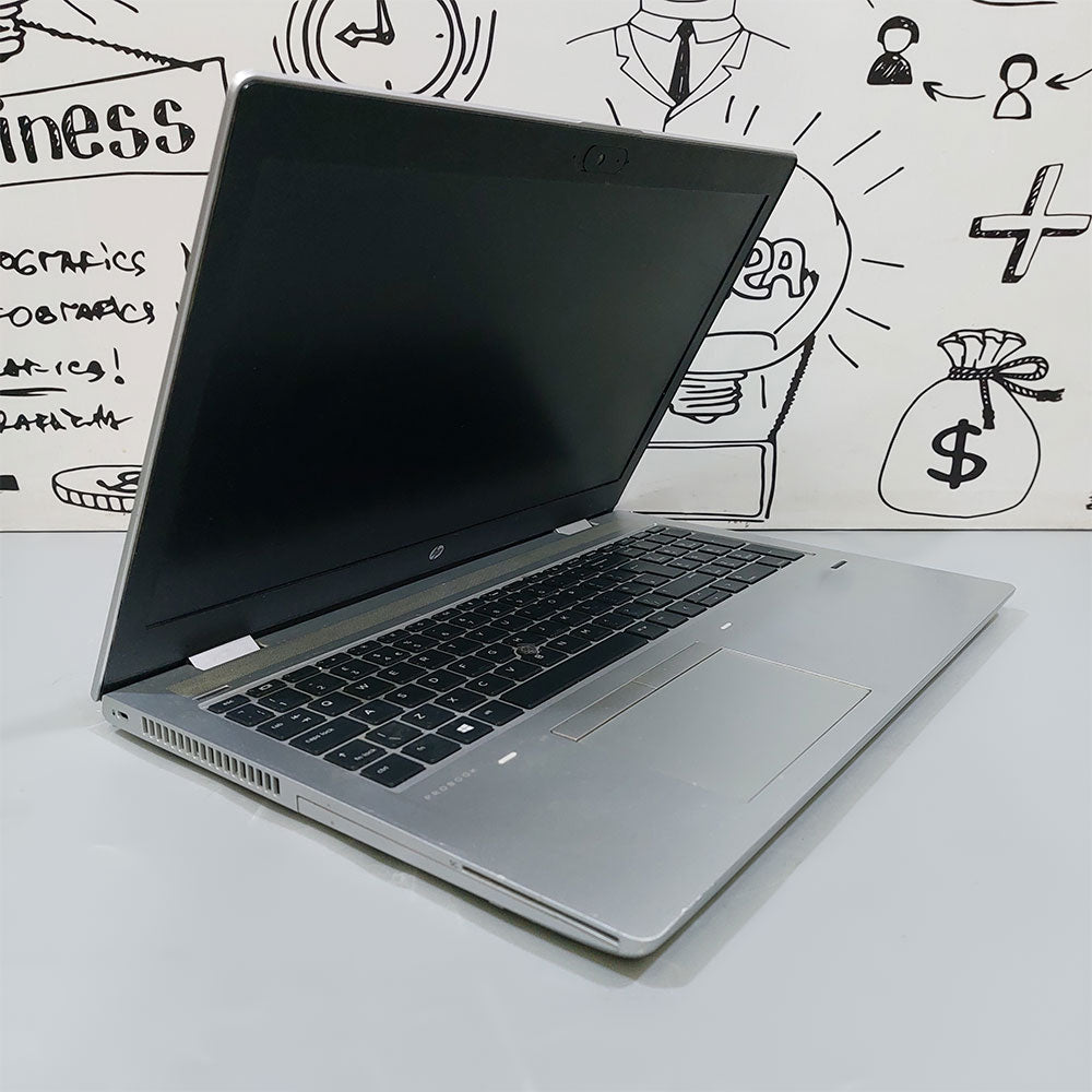 لاب توب اتش بى 650 G4 (انتل كور i5-8250U - رام 8 جيجابايت DDR4 - هارد 128 جيجابايت M.2 - انتل UHD جرافيكس - شاشة 15.6 بوصة HD - كاميرا - DVD RW) استعمال خارج