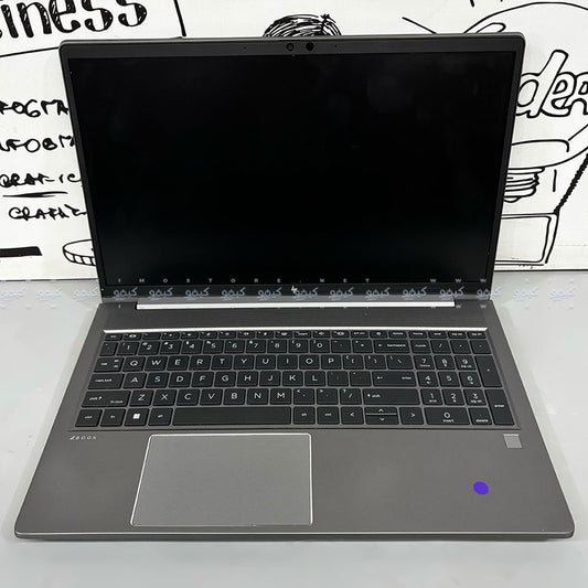 لاب توب اتش بى ZBook Power 15 G7 موبايل ورك ستيشن (انتل كور i7-10850H - رام 16 جيجابايت DDR4 - هارد 512 جيجابايت M.2 - نفيديا كوادرو 4 جيجابايت T1000 With Max-Q - شاشة 15.6 بوصة FHD - كاميرا) استعمال خارج