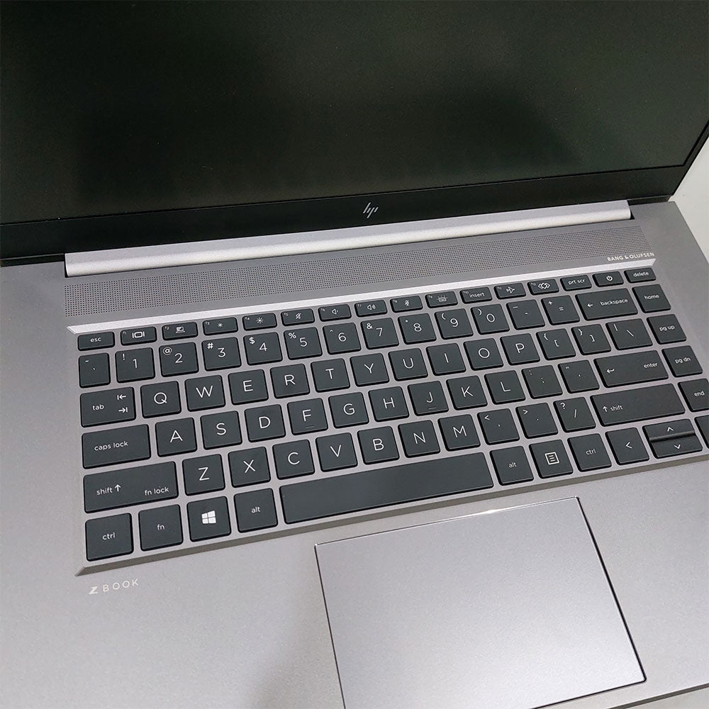 لاب توب اتش بى Zbook Studio  موبايل ورك ستيشن (انتل كور i9-10885H - رام 32 جيجابايت M.2 512GB - DDR4 - نفيديا كوادرو T2000 With Max-Q Design 4GB - شاشة 15.6 بوصة FHD - كاميرا) استعمال خارج