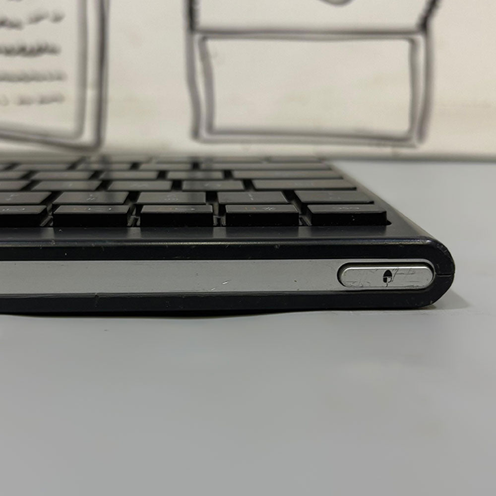 Logitech K830 Illuminated Wireless 