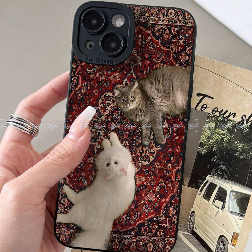 كفر موبايل شكل عين القطة باللونين الأبيض والأسود بنمط سجاد نورديك ريترو