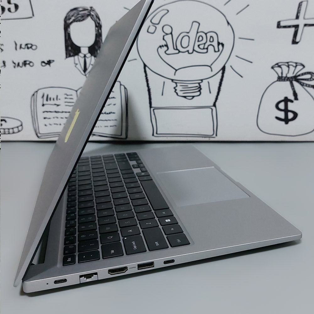 لاب توب سامسونج جلاكسى بوك 4 NP750XGK (انتل كور 7 150U - رام 16 جيجابايت M.2 NVMe 512GB - DDR4 - انتل جرافيكس - شاشة 15.6 بوصة FHD - كاميرا) استعمال خارج