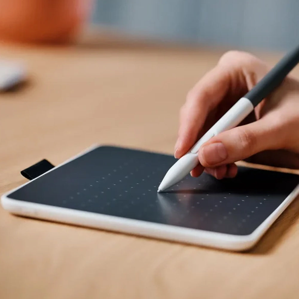 Wacom One Pen Tablet CTC4110WLW1B Bluetooth Small - White