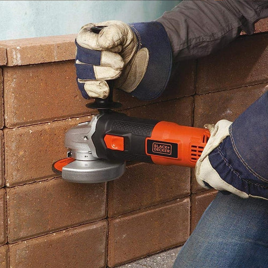 Black + Decker Angle Grinder Tool KG8215 820W