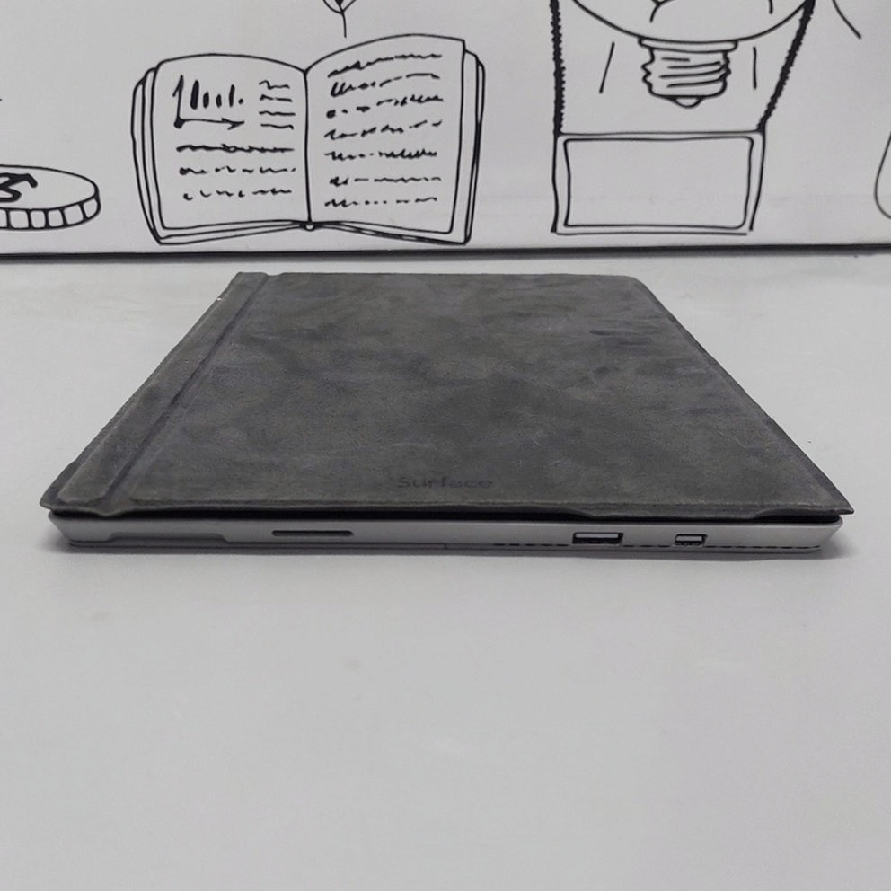 لاب توب ميكروسوفت SURFACE PRO 3 (انتل كور I5-4300U - رام 4 جيجابايت DDR3 - هارد 128 جيجابايت SSD - انتل HD جرافيكس - شاشة 12.0 بوصة 2K تاتش سكرين - كاميرا مزدوجة) استعمال خارج