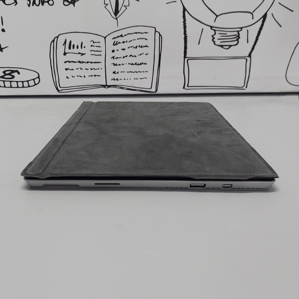 لاب توب ميكروسوفت SURFACE PRO 3 (انتل كور I5-4300U - رام 4 جيجابايت DDR3 - هارد 128 جيجابايت SSD - انتل HD جرافيكس - شاشة 12.0 بوصة 2K تاتش سكرين - كاميرا مزدوجة) استعمال خارج